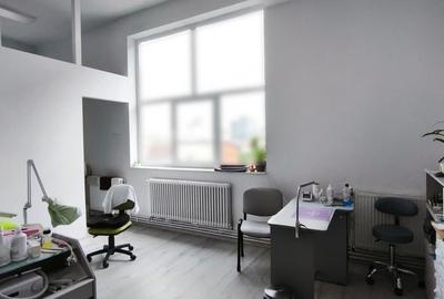 Spațiu comercial, de 160 mp, în Central - 3