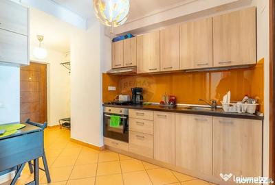 Apartament cu 2 camere decomandat în Castelul Peleș