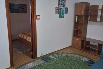 Apartament cu 3 camere semidecomandat în Central