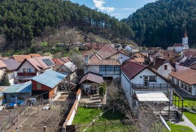 Casă cu 7 camere cu Teren 450 Mp în Central - 28