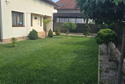 Casă cu 4 camere cu Teren 635 Mp în Mărtinești