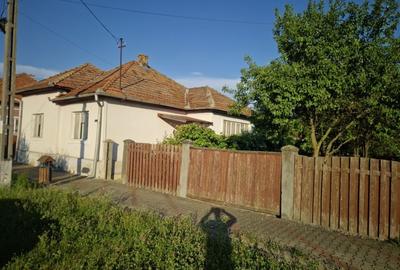 Casă cu 3 camere în Lechința