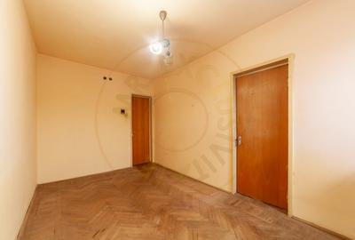 Apartament cu 3 camere circular în Războieni - 12
