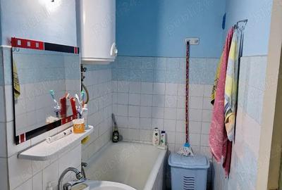 Apartament cu 4 camere decomandat, mobilat în Central