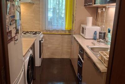 Apartament cu 2 camere semidecomandat în Berceni - 10