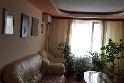 Apartament cu 3 camere semidecomandat în Dristor