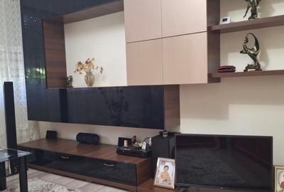 Apartament cu 2 camere semidecomandat, mobilat în Vest