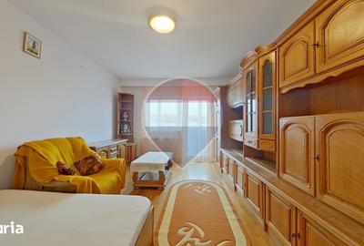 Apartament cu 3 camere decomandat în Zorilor
