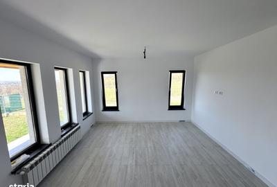 Casă cu 3 camere în Bucium