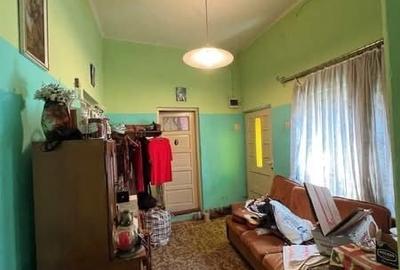 Casă cu 3 camere cu Teren 120 Mp în Calea București - 1