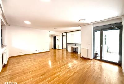 Apartament cu 5 camere semidecomandat în Grivița