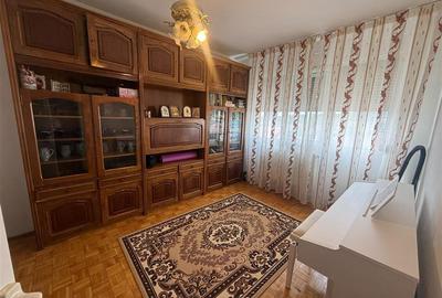 Apartament cu 2 camere decomandat în Podu Roș