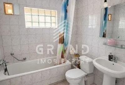 Casă cu 5 camere cu Teren 400 Mp în Gheorgheni