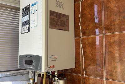 Apartament cu 3 camere decomandat în Sărari