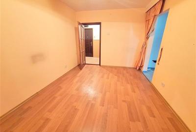 Apartament cu 2 camere semidecomandat în 9 Mai - 2