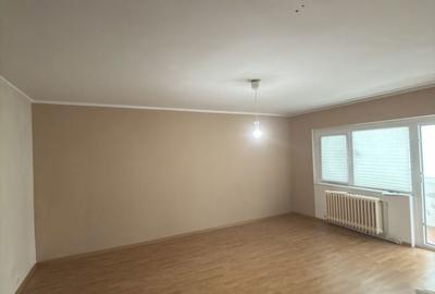Apartament cu 3 camere decomandat în Exterior Vest - 2