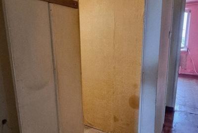 Apartament cu 3 camere decomandat în Petros - 2