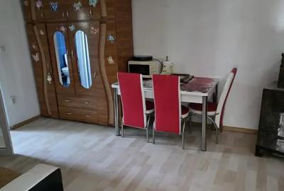 Casă cu 4 camere cu Teren 1400 Mp în Boldești - 8