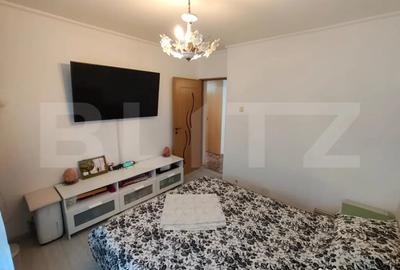 Apartament cu 3 camere decomandat în Sud