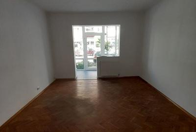 Apartament cu 2 camere în Florilor