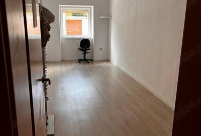 Casă cu 6 camere în Cisnădie