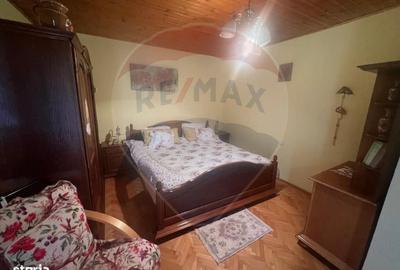 Casă cu 4 camere în Lepșa