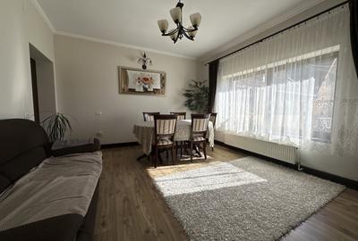 Casă individuală cu 9 camere cu Canalizare în Sânandrei - 2