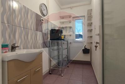 Spațiu comercial, de 34 mp, în Central - 9