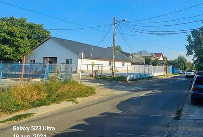 Spațiu comercial, de 270 mp, în Central - 4