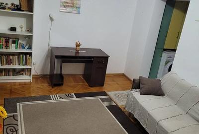 Apartament cu 2 camere semidecomandat în Democrației