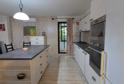 Apartament cu 2 camere decomandat în Nicolina