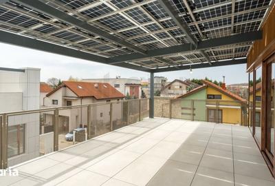 Casă cu 6 camere cu Teren 425 Mp în Central