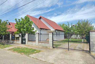 Casă cu 4 camere decomandat în Dumbrăvița - 4