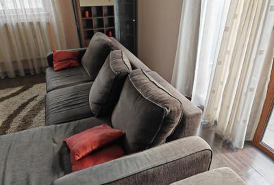 Apartament cu 5 camere semidecomandat în Florilor - 2