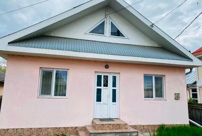 Casă individuală cu 4 camere cu Teren 412 Mp în Central