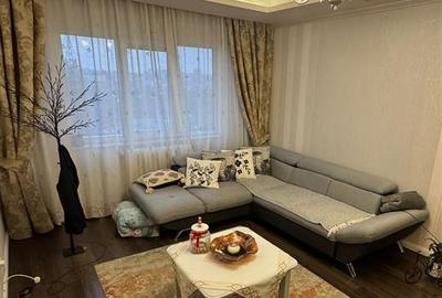 Apartament cu 3 camere decomandat, mobilat în Mircea cel Bătrân