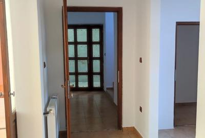 Casă cu 4 camere cu Teren 209 Mp în Central - 8