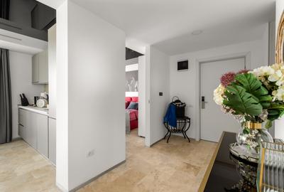 Apartament cu 3 camere semidecomandat în Olimp