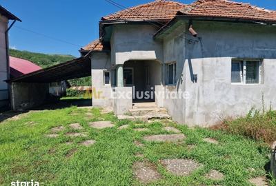Casă cu 4 camere cu Teren 400 Mp în Călinești