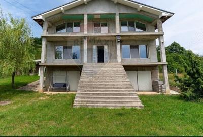 Casă în Hațeg
