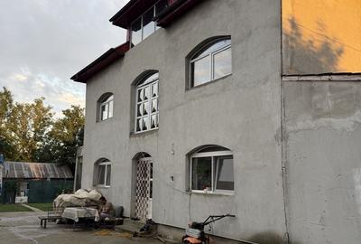 Casă cu 4 camere în Stâlpu