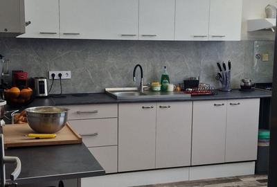 Casă cu 4 camere în Central - 2
