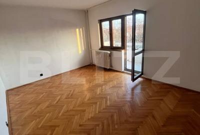 Apartament cu 3 camere decomandat în Nufărul