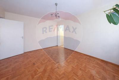 Apartament cu 3 camere decomandat, mobilat în Warthe - 9
