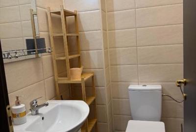 Apartament cu 2 camere în Văcăresti