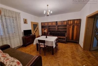 Apartament cu 3 camere, mobilat în Florilor