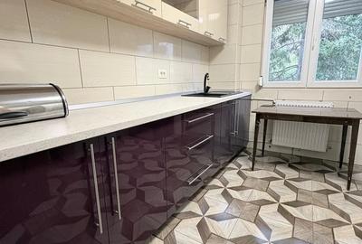 Apartament cu 4 camere semidecomandat în Circumvalațiunii