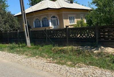 Casă cu 3 camere în Gura Foii