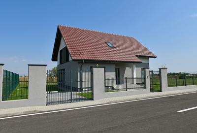 Casă individuală cu 5 camere cu Canalizare în Vest - 1
