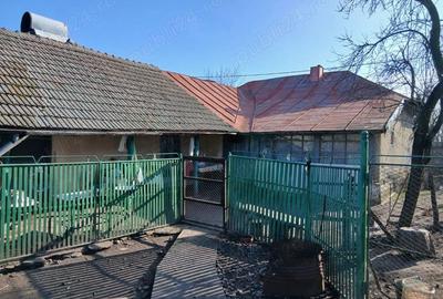 Casă cu 4 camere în Redea